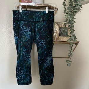 Lululemon Run: Top Speed Crop *Full-On Luxtreme Blue Floral